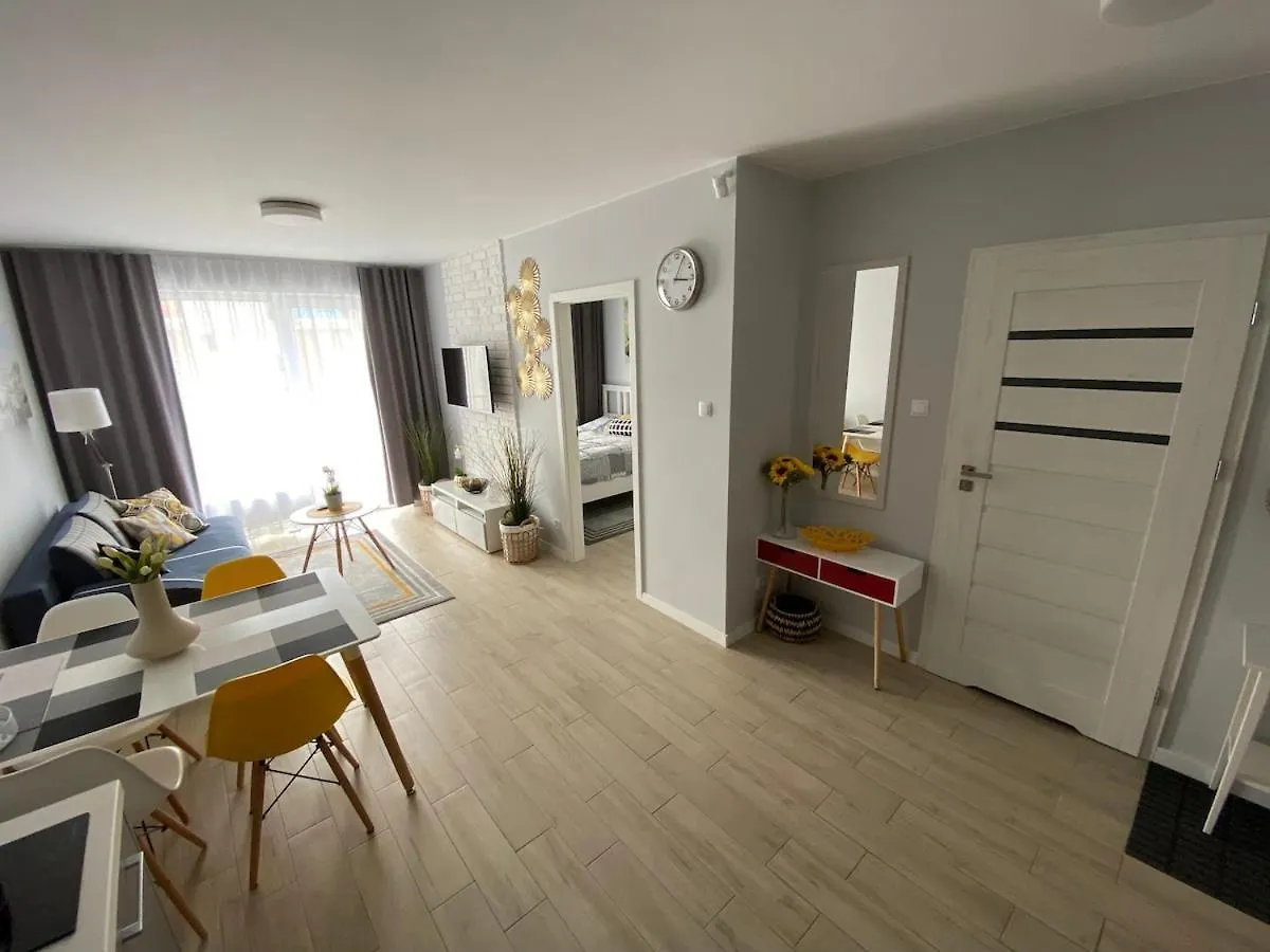 Cozy Apartment With Garage Not Far From The Beach Kolobrzeg