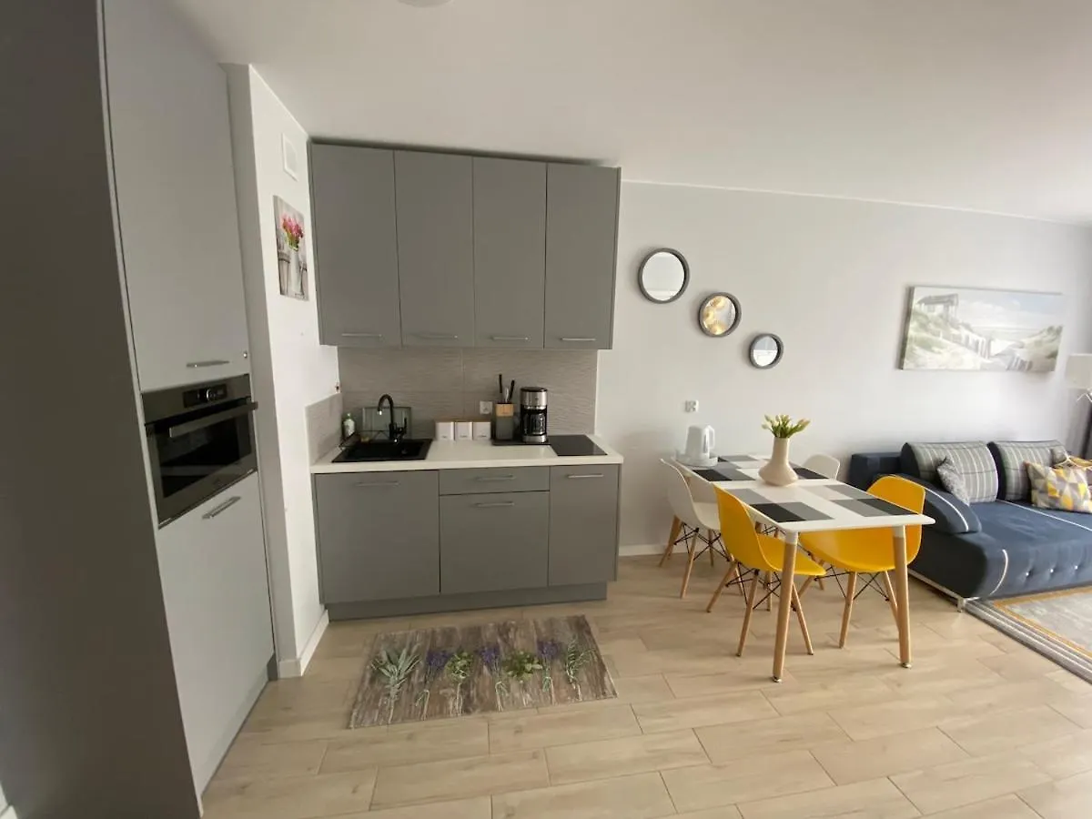 Cozy Apartment With Garage Not Far From The Beach Kolobrzeg